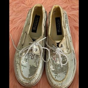 Sperry Topsiders sequin loafers. Silver sequins size 7. Dressy slip resistant